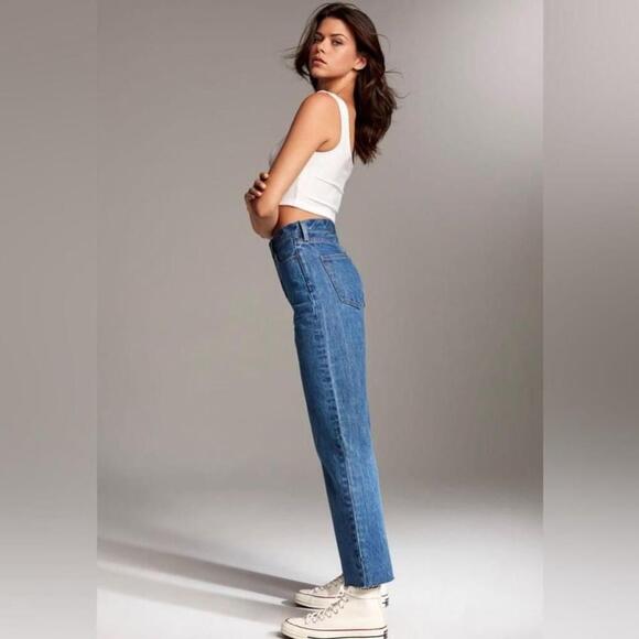 Aritiza Denim Forum - The Farrah Wide Leg - Picture 3 of 16